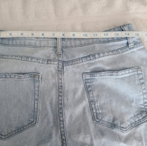 WILD FABLE Light Wash Mom Jeans Size 6 - Picture 6 of 16